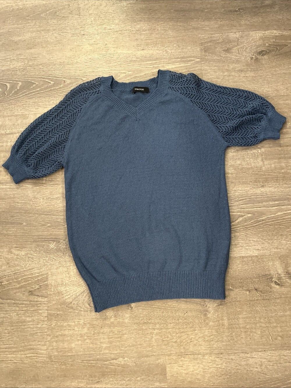 Women’s Dokotoo sweater Size Small With Crocheted Sleeves Navy